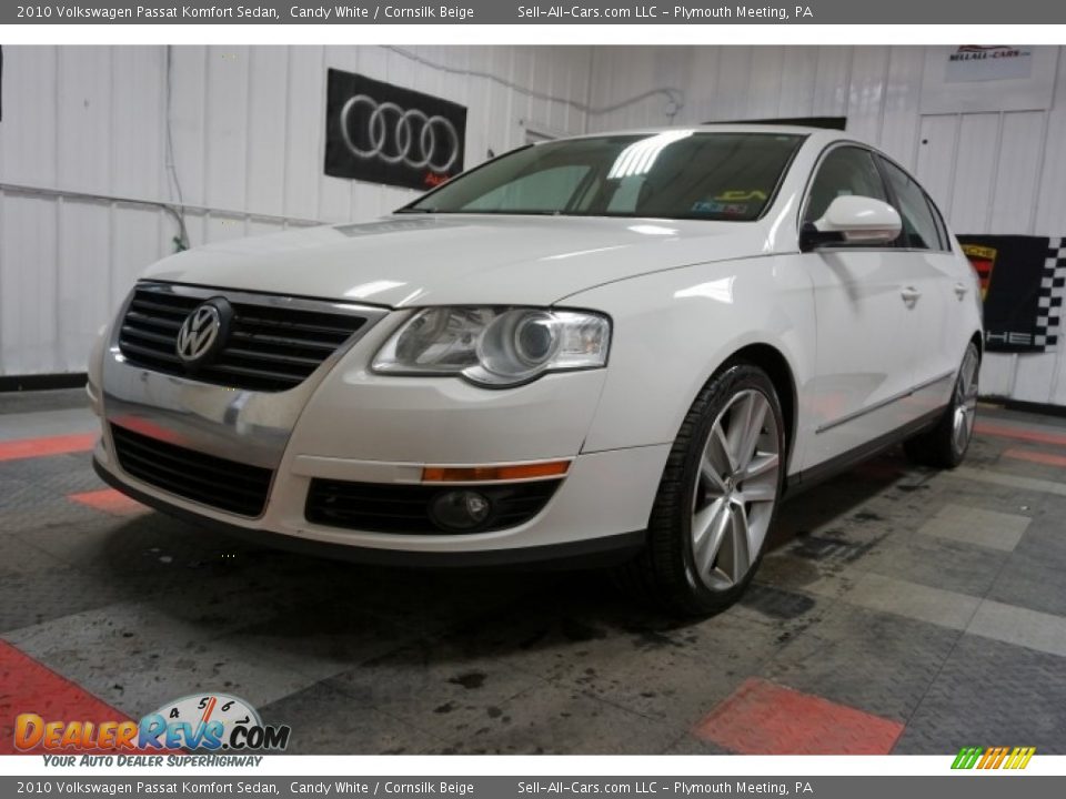 2010 Volkswagen Passat Komfort Sedan Candy White / Cornsilk Beige Photo #3