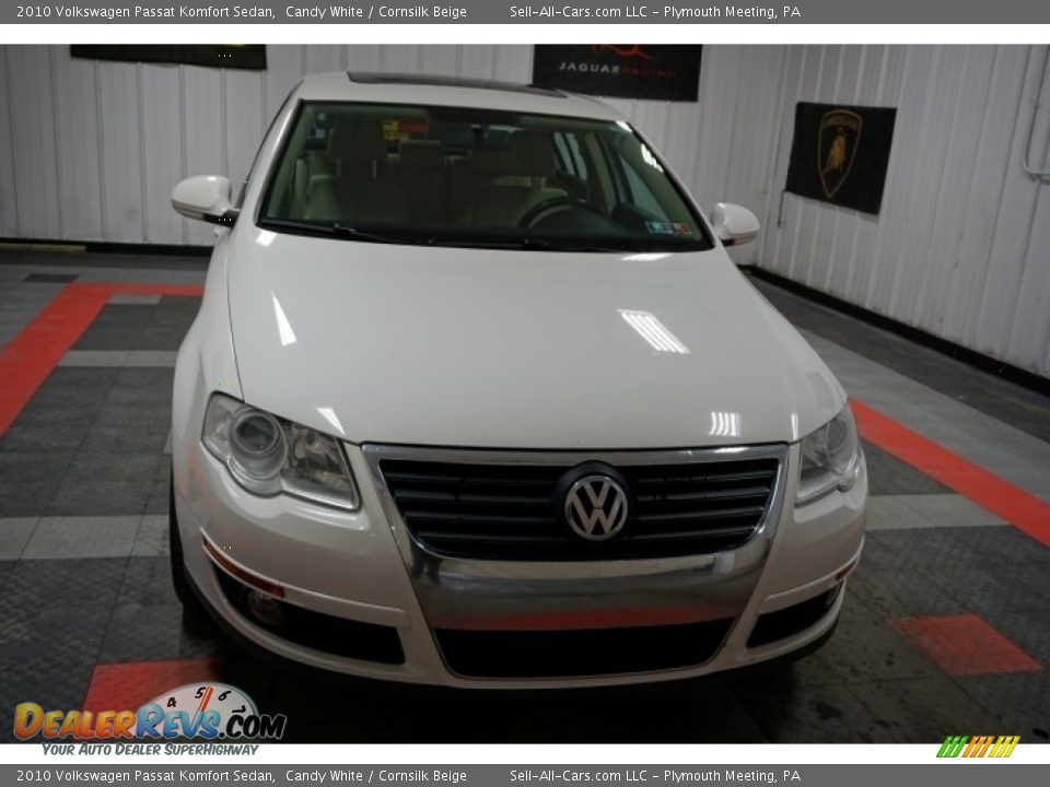 2010 Volkswagen Passat Komfort Sedan Candy White / Cornsilk Beige Photo #4