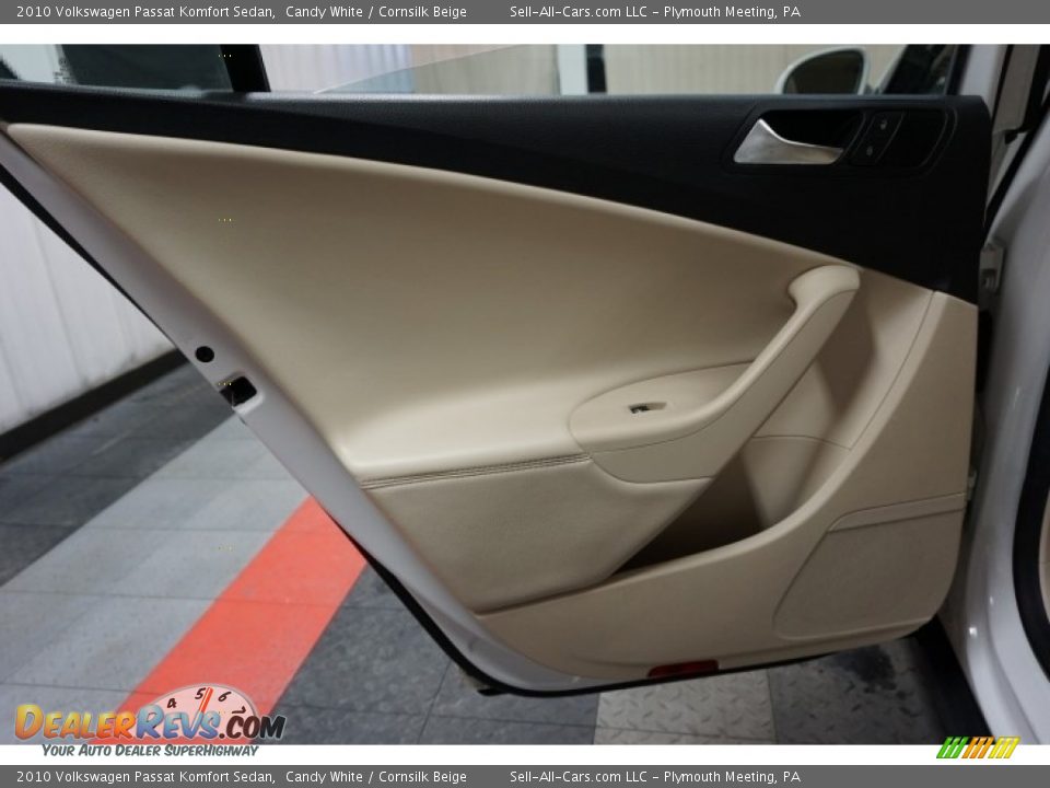 2010 Volkswagen Passat Komfort Sedan Candy White / Cornsilk Beige Photo #15
