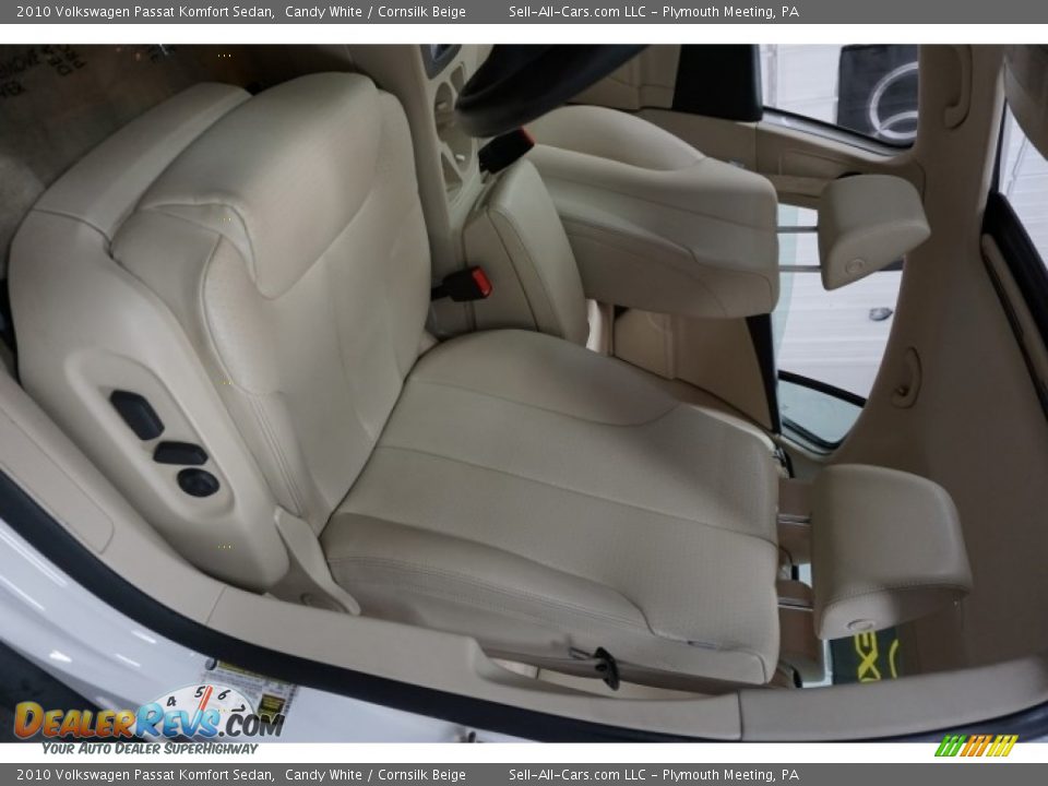 2010 Volkswagen Passat Komfort Sedan Candy White / Cornsilk Beige Photo #23