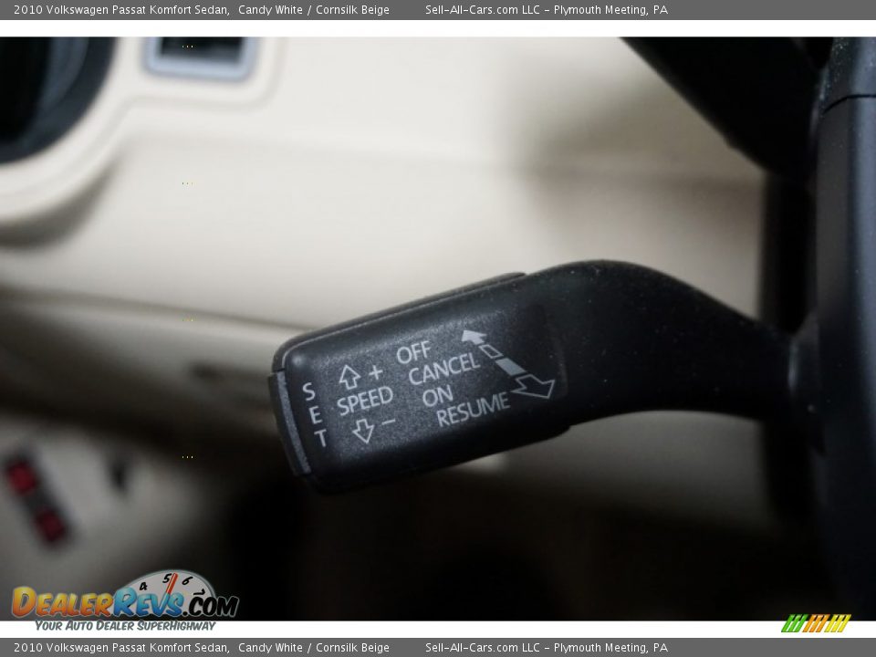 2010 Volkswagen Passat Komfort Sedan Candy White / Cornsilk Beige Photo #33