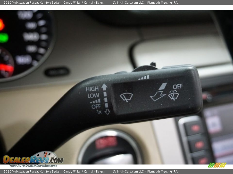 2010 Volkswagen Passat Komfort Sedan Candy White / Cornsilk Beige Photo #34