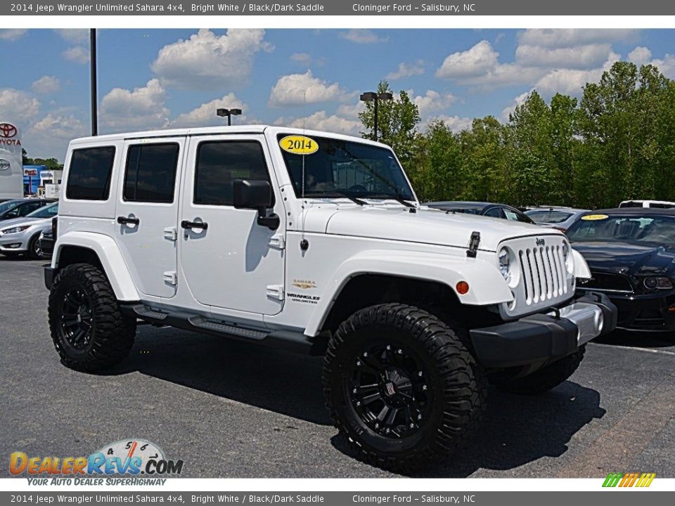 2014 Jeep Wrangler Unlimited Sahara 4x4 Bright White / Black/Dark Saddle Photo #1