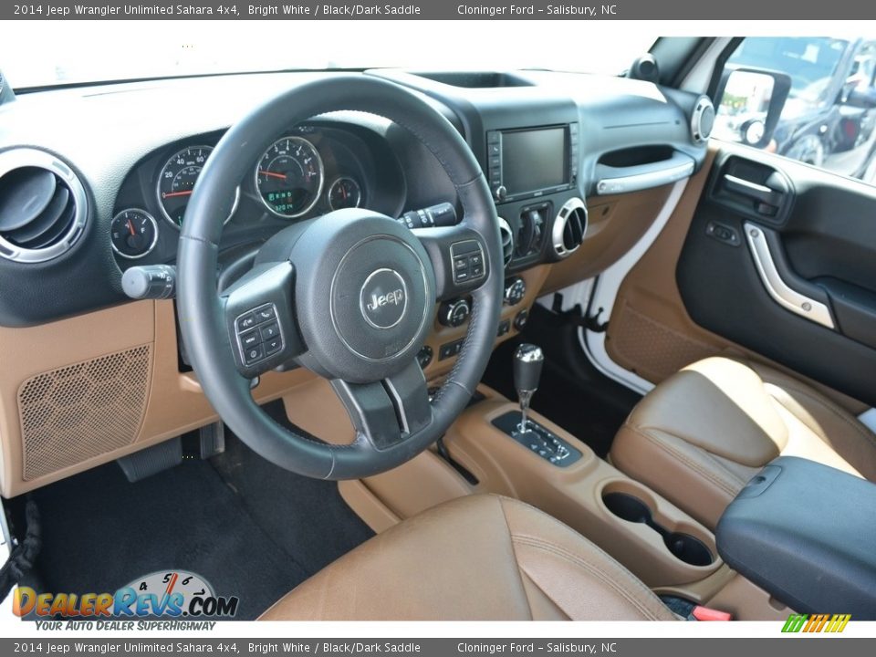 2014 Jeep Wrangler Unlimited Sahara 4x4 Bright White / Black/Dark Saddle Photo #12