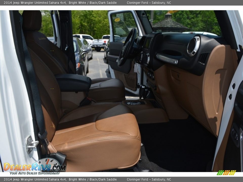 2014 Jeep Wrangler Unlimited Sahara 4x4 Bright White / Black/Dark Saddle Photo #16