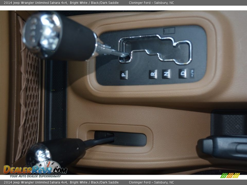 2014 Jeep Wrangler Unlimited Sahara 4x4 Bright White / Black/Dark Saddle Photo #20