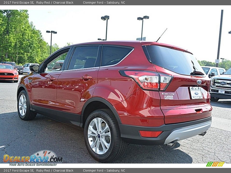 2017 Ford Escape SE Ruby Red / Charcoal Black Photo #18
