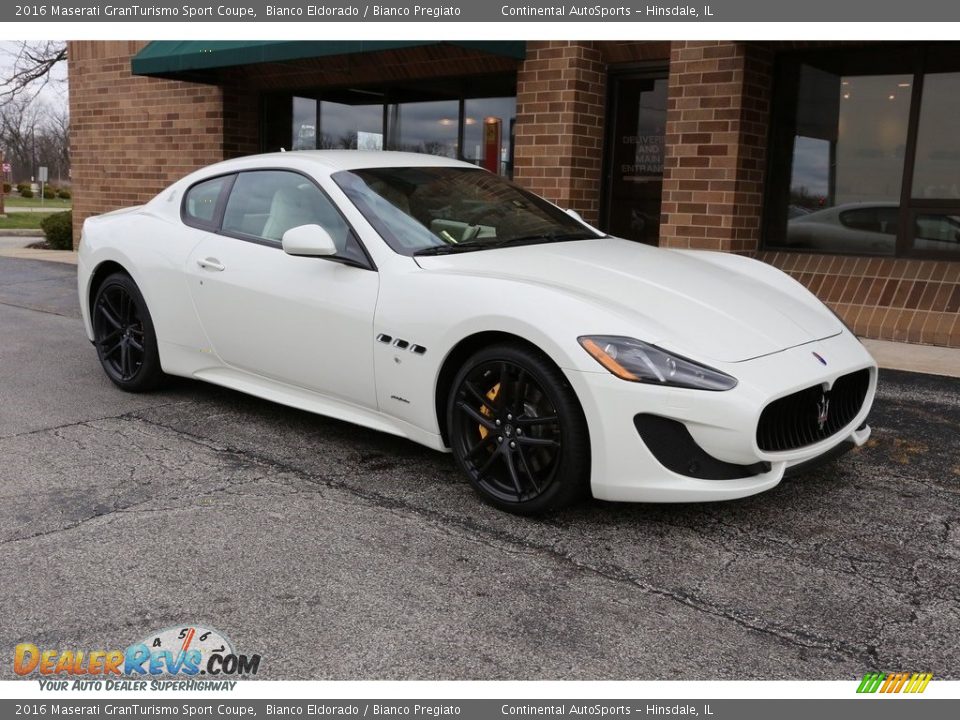 Front 3/4 View of 2016 Maserati GranTurismo Sport Coupe Photo #1