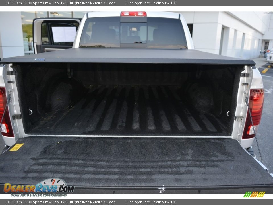 2014 Ram 1500 Sport Crew Cab 4x4 Bright Silver Metallic / Black Photo #9