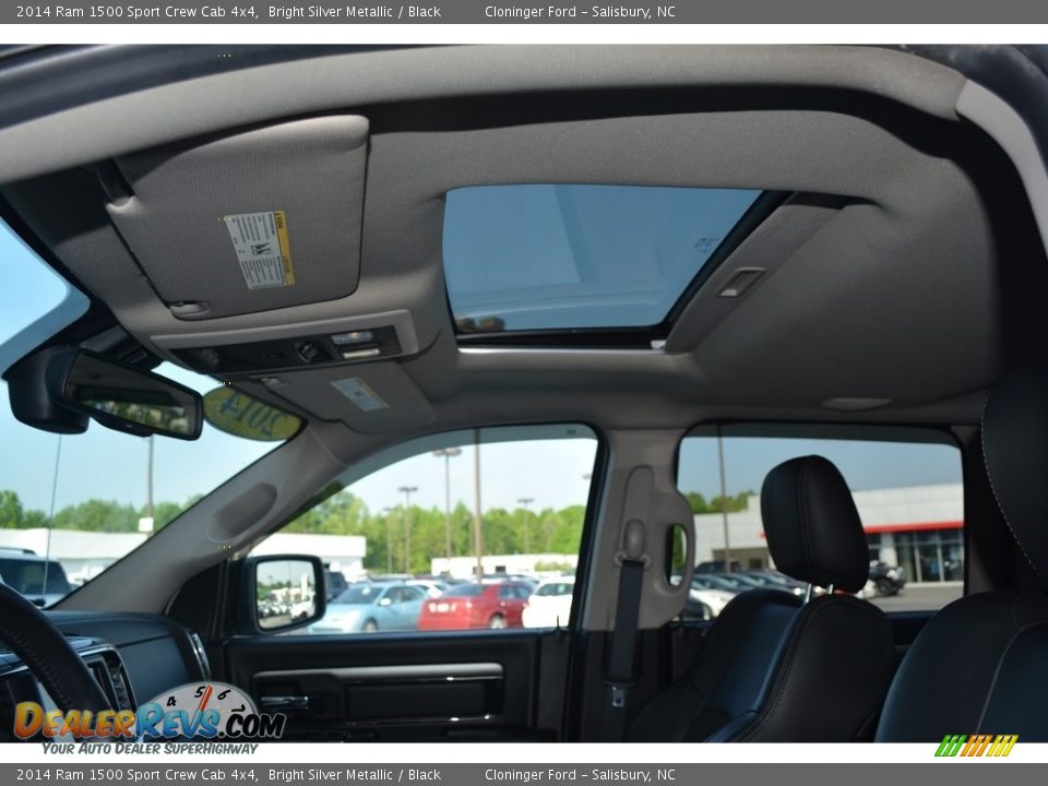 2014 Ram 1500 Sport Crew Cab 4x4 Bright Silver Metallic / Black Photo #11