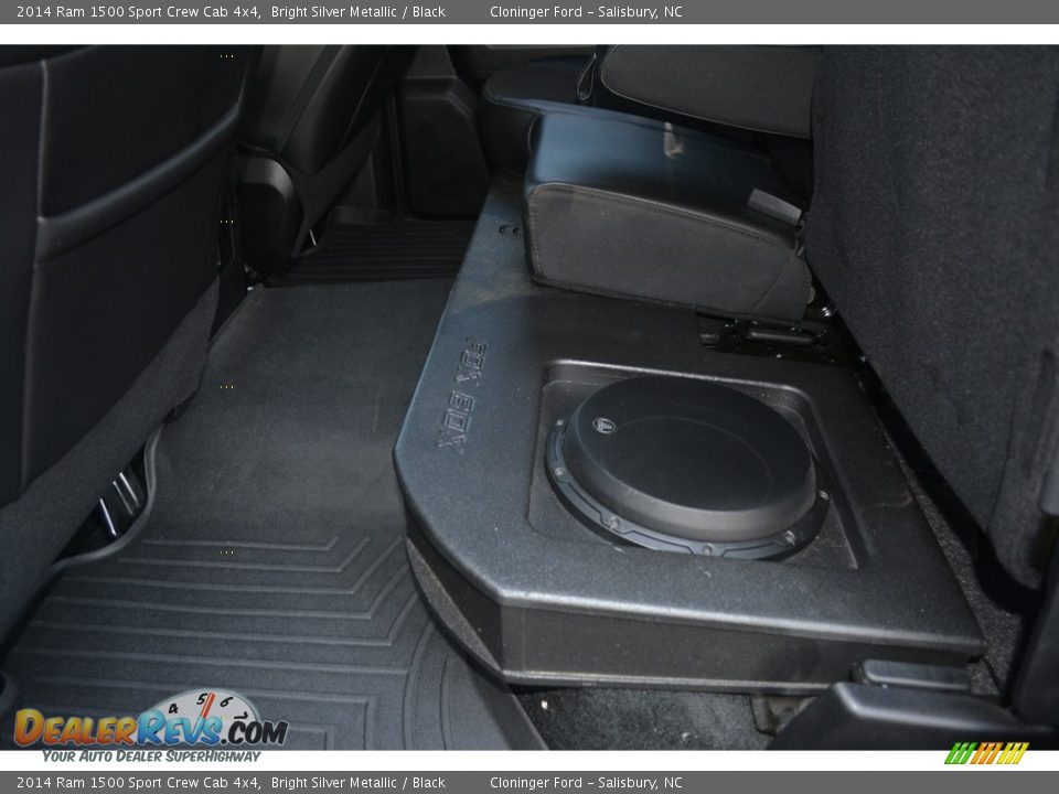 2014 Ram 1500 Sport Crew Cab 4x4 Bright Silver Metallic / Black Photo #15