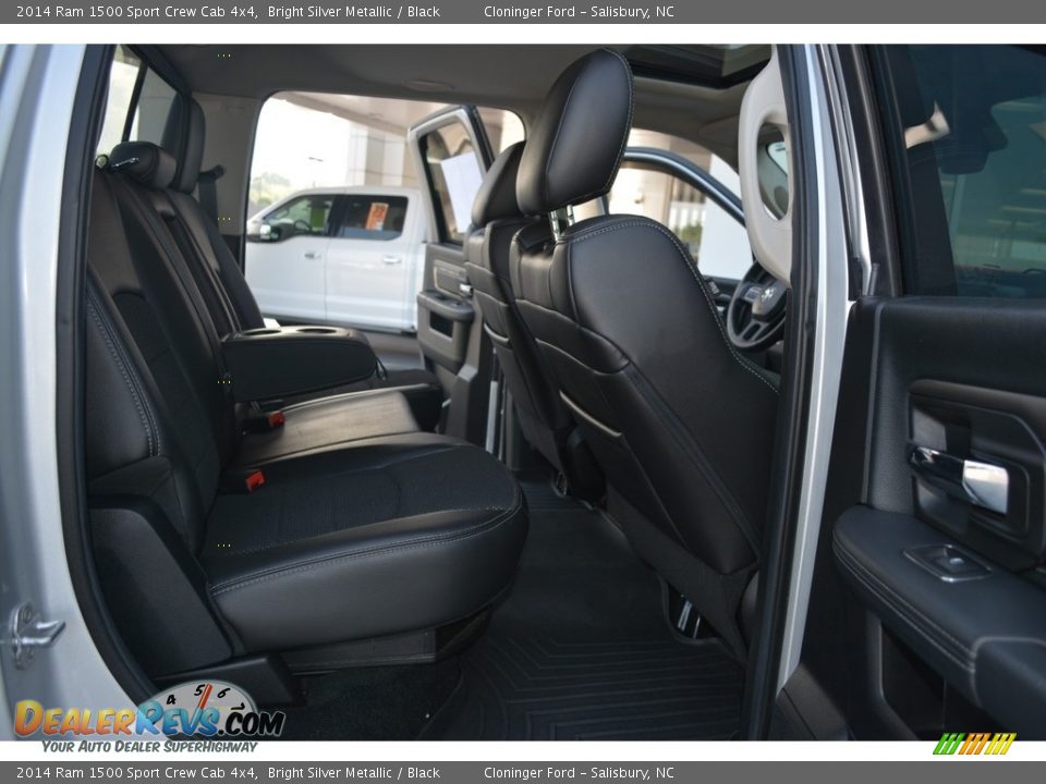 2014 Ram 1500 Sport Crew Cab 4x4 Bright Silver Metallic / Black Photo #16