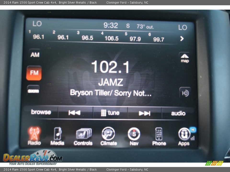 2014 Ram 1500 Sport Crew Cab 4x4 Bright Silver Metallic / Black Photo #19