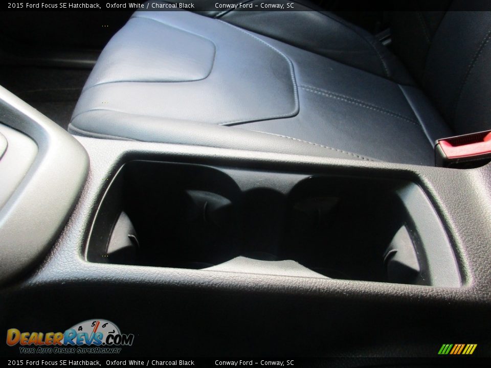 2015 Ford Focus SE Hatchback Oxford White / Charcoal Black Photo #23