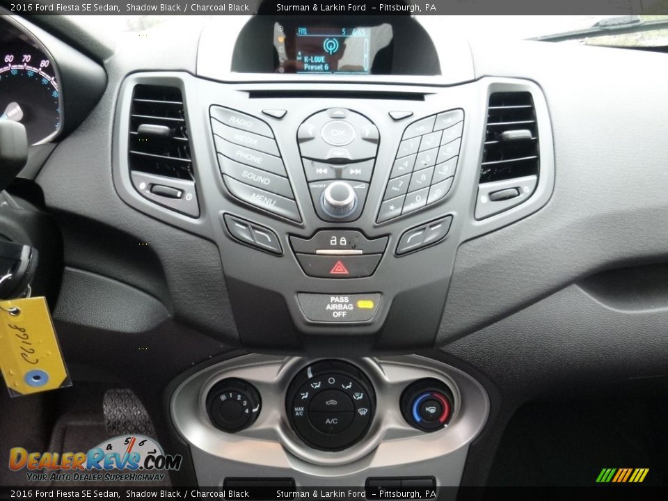 2016 Ford Fiesta SE Sedan Shadow Black / Charcoal Black Photo #15