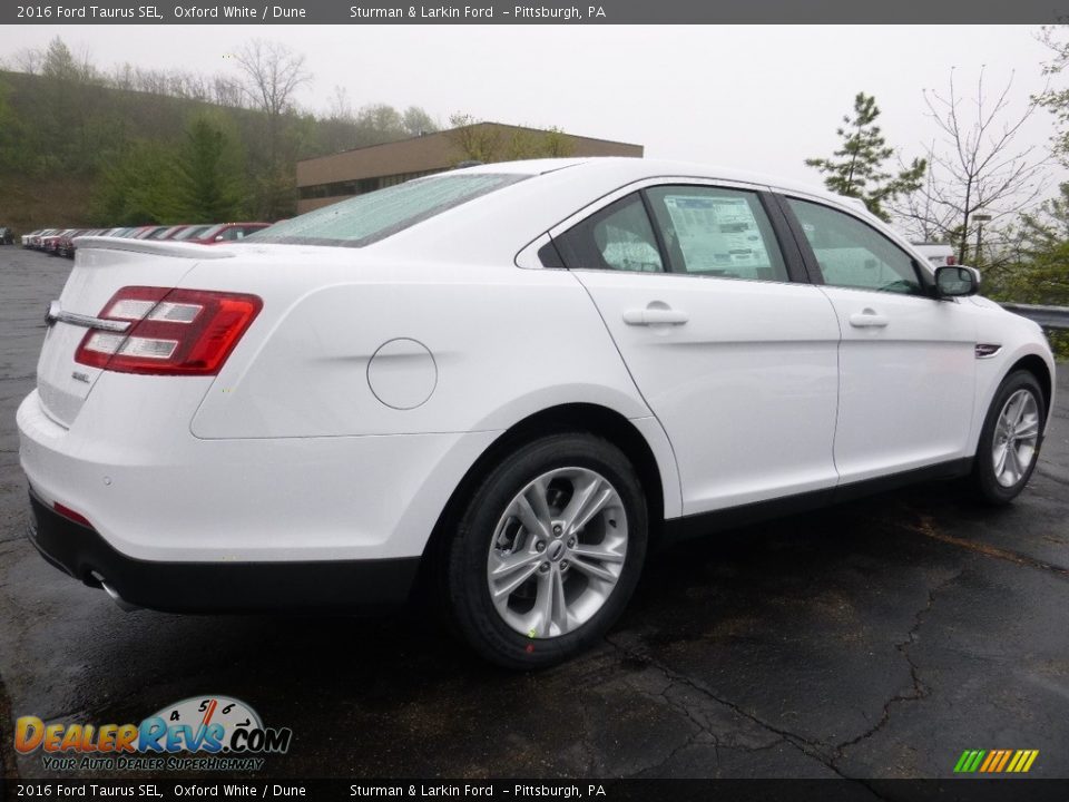2016 Ford Taurus SEL Oxford White / Dune Photo #2