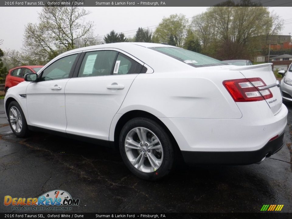 2016 Ford Taurus SEL Oxford White / Dune Photo #3