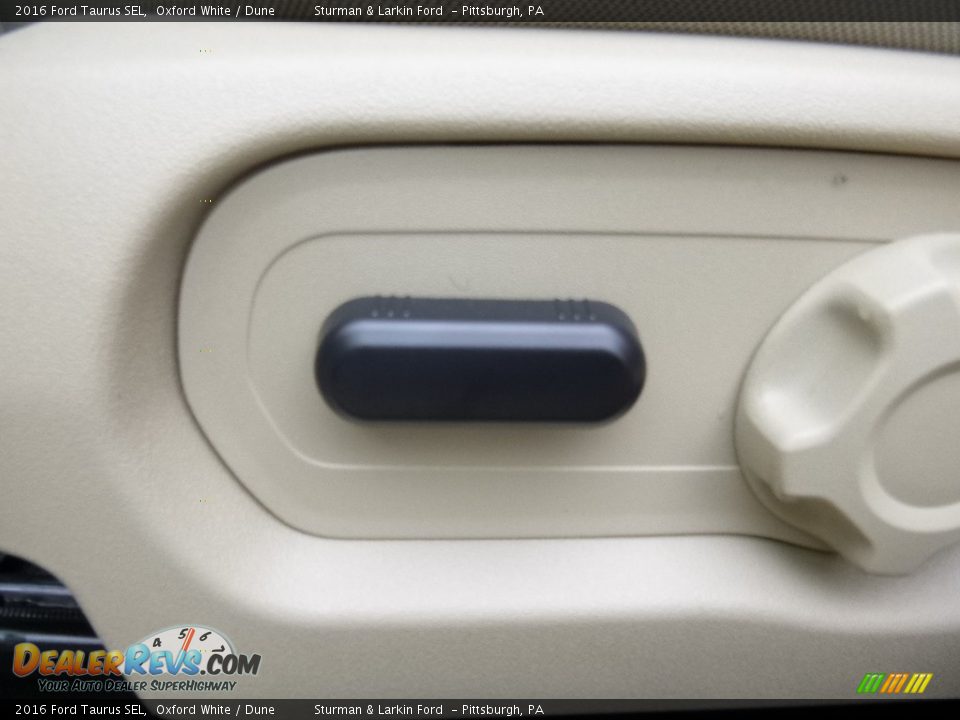 2016 Ford Taurus SEL Oxford White / Dune Photo #11