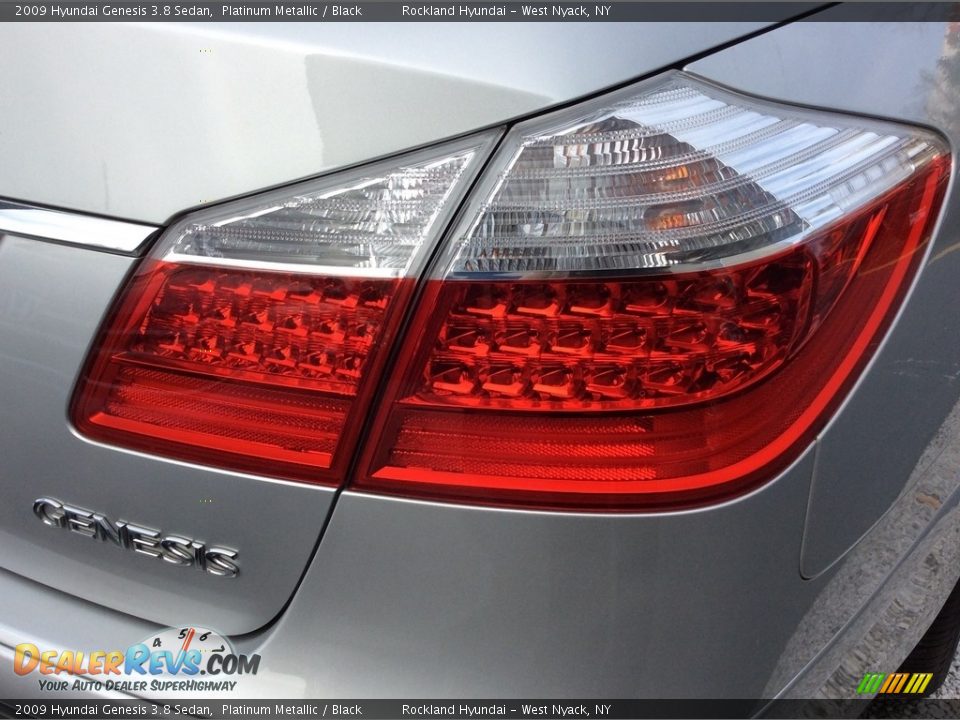 2009 Hyundai Genesis 3.8 Sedan Platinum Metallic / Black Photo #23