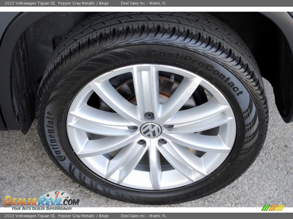 2013 Volkswagen Tiguan SE Pepper Gray Metallic / Beige Photo #11