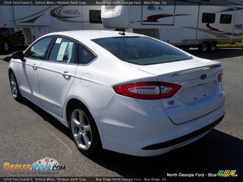2016 Ford Fusion S Oxford White / Medium Earth Gray Photo #3