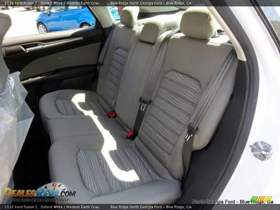2016 Ford Fusion S Oxford White / Medium Earth Gray Photo #13