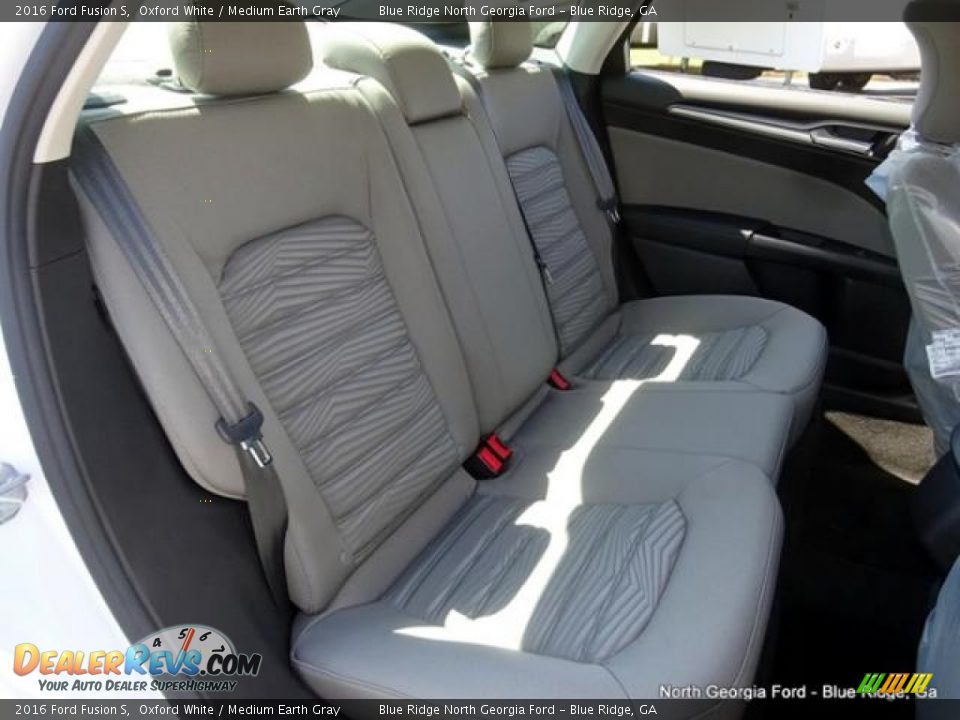2016 Ford Fusion S Oxford White / Medium Earth Gray Photo #14
