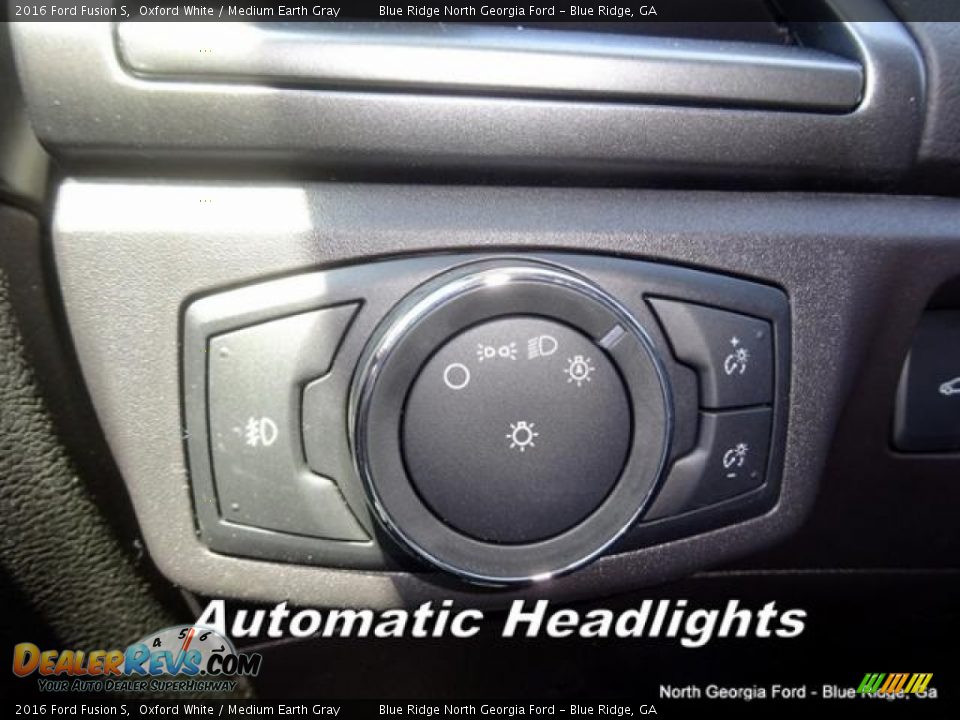 2016 Ford Fusion S Oxford White / Medium Earth Gray Photo #23