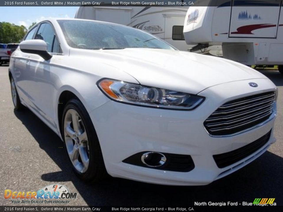 2016 Ford Fusion S Oxford White / Medium Earth Gray Photo #33