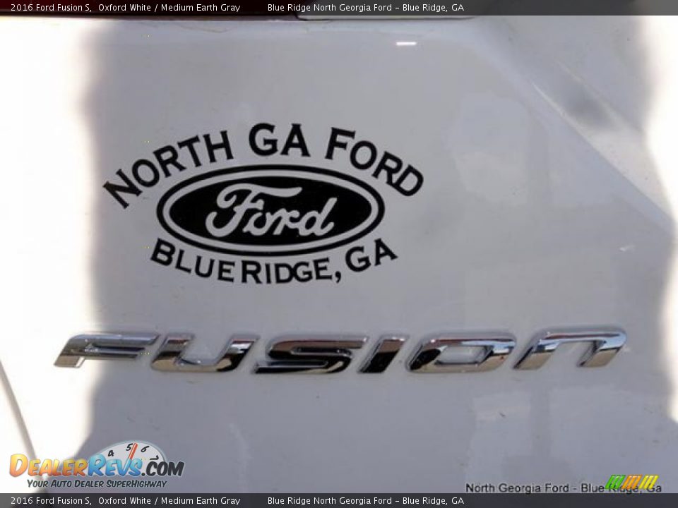 2016 Ford Fusion S Oxford White / Medium Earth Gray Photo #36