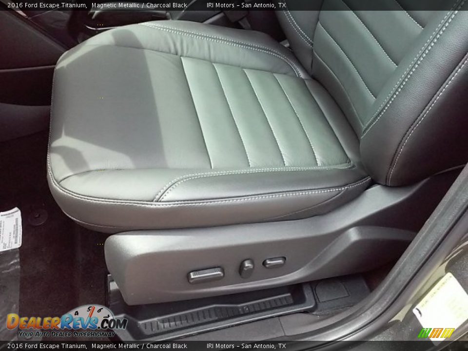 2016 Ford Escape Titanium Magnetic Metallic / Charcoal Black Photo #21