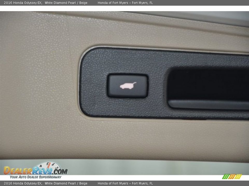 2016 Honda Odyssey EX White Diamond Pearl / Beige Photo #31