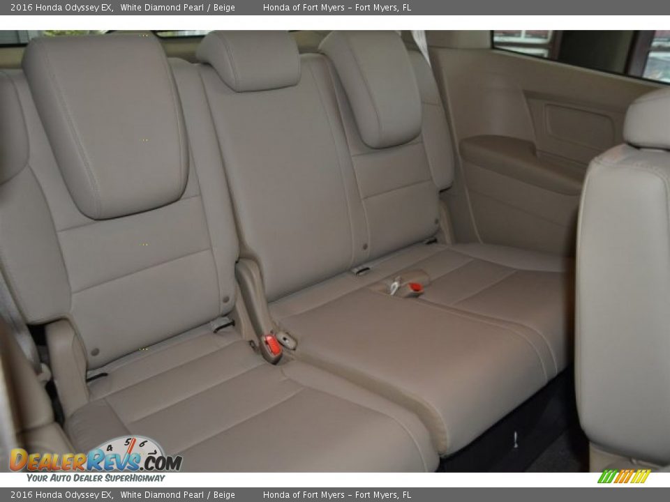 2016 Honda Odyssey EX White Diamond Pearl / Beige Photo #34