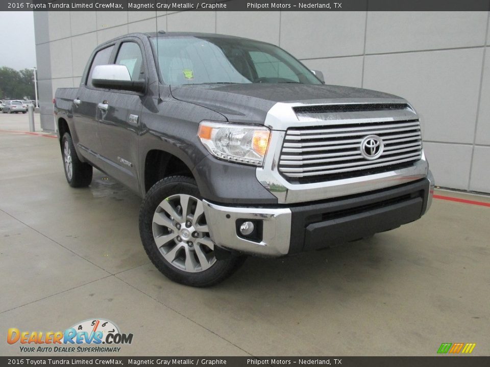Front 3/4 View of 2016 Toyota Tundra Limited CrewMax Photo #2