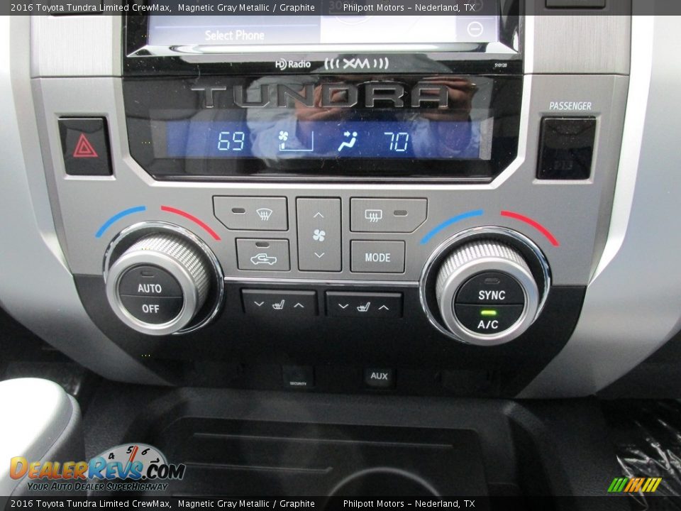 Controls of 2016 Toyota Tundra Limited CrewMax Photo #27