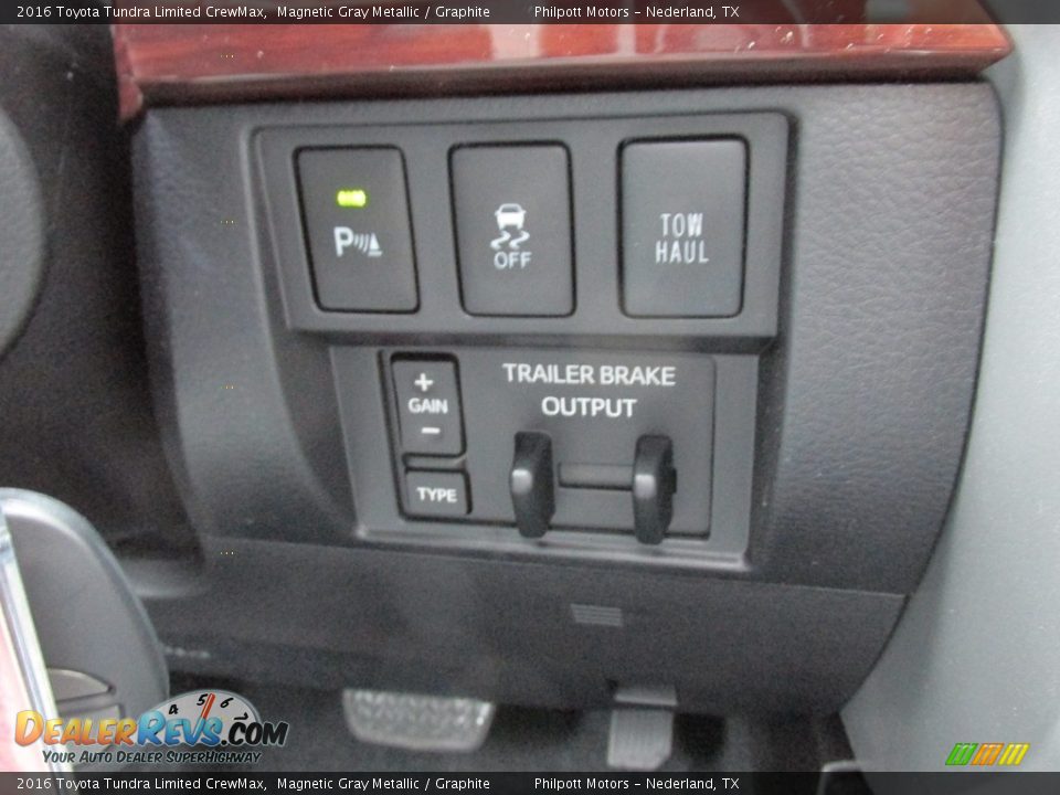Controls of 2016 Toyota Tundra Limited CrewMax Photo #29