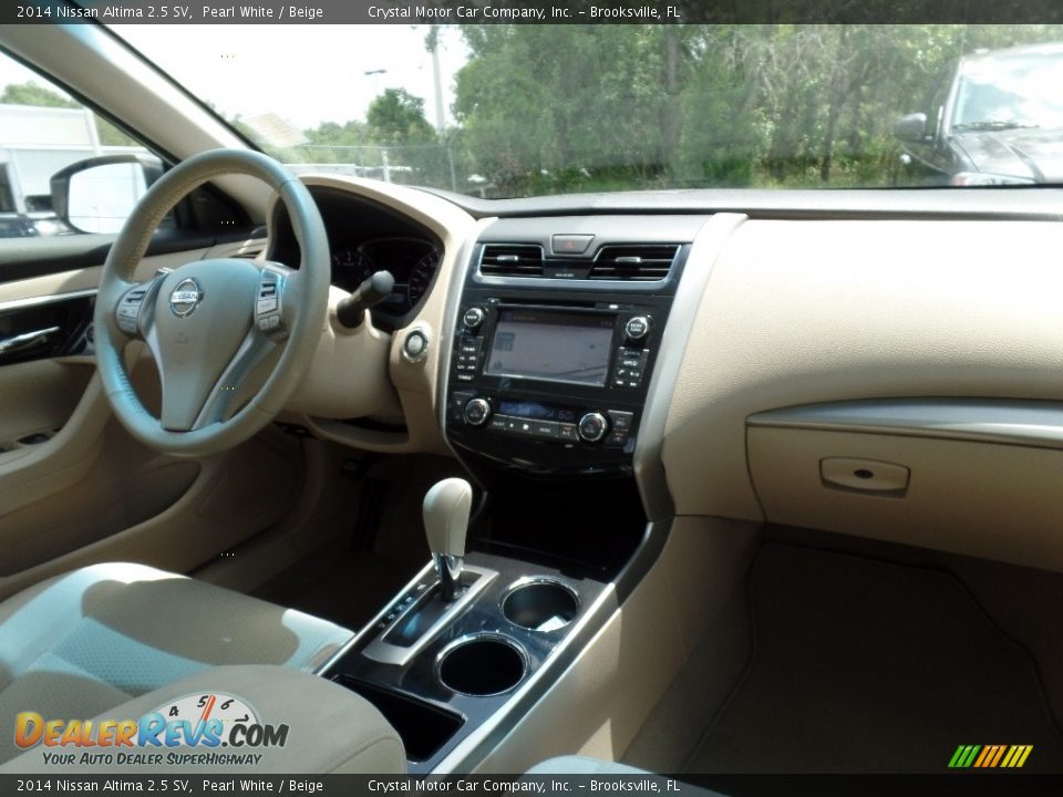 2014 Nissan Altima 2.5 SV Pearl White / Beige Photo #11
