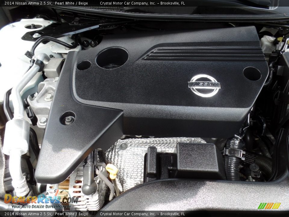 2014 Nissan Altima 2.5 SV Pearl White / Beige Photo #16