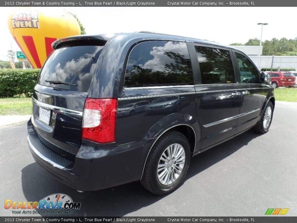 2013 Chrysler Town & Country Touring - L True Blue Pearl / Black/Light Graystone Photo #11