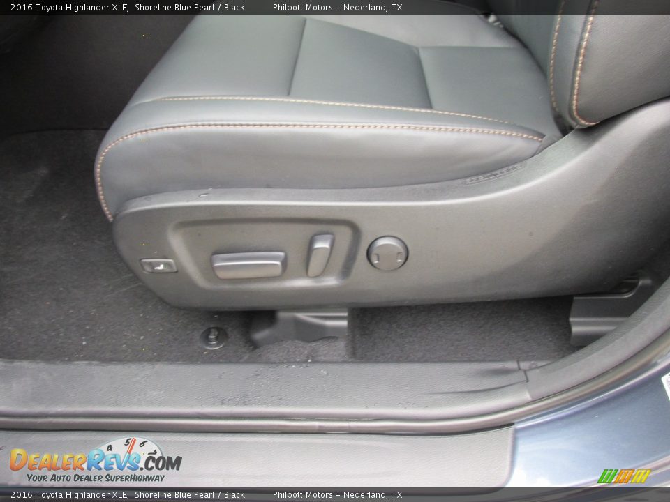 2016 Toyota Highlander XLE Shoreline Blue Pearl / Black Photo #24