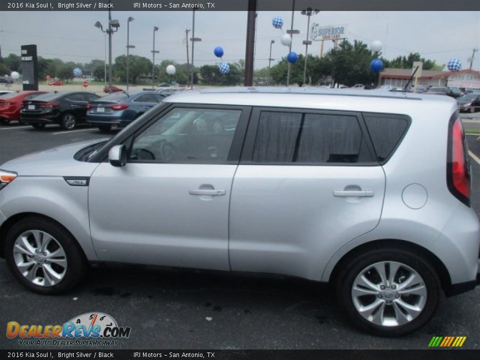 2016 Kia Soul ! Bright Silver / Black Photo #5