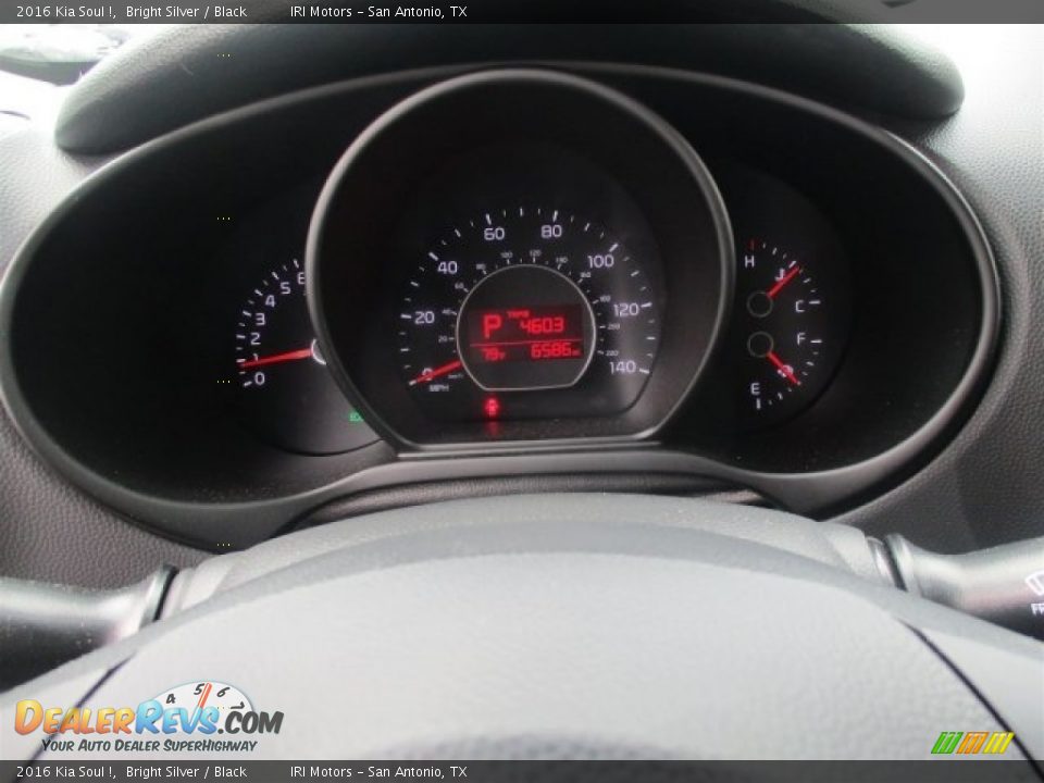 2016 Kia Soul ! Bright Silver / Black Photo #14