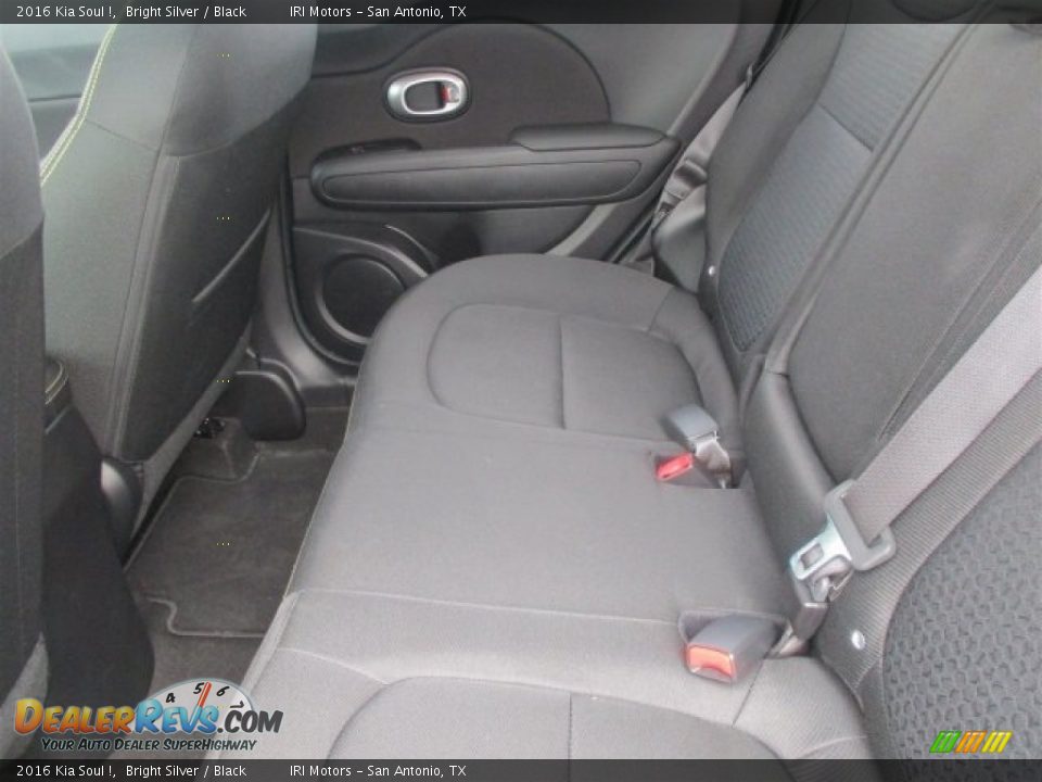 2016 Kia Soul ! Bright Silver / Black Photo #16