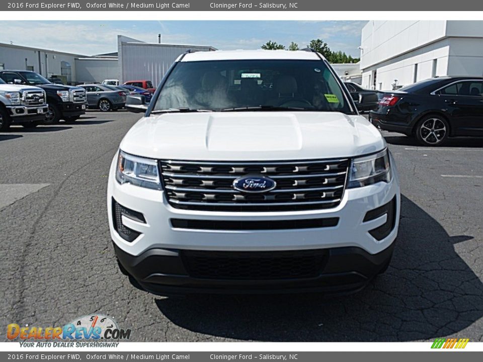 2016 Ford Explorer FWD Oxford White / Medium Light Camel Photo #4