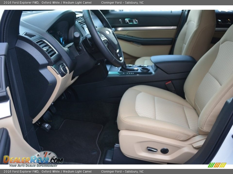 2016 Ford Explorer FWD Oxford White / Medium Light Camel Photo #6