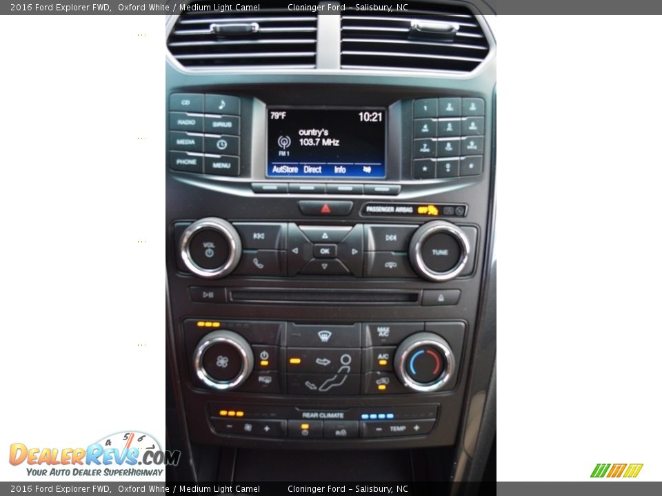 2016 Ford Explorer FWD Oxford White / Medium Light Camel Photo #10