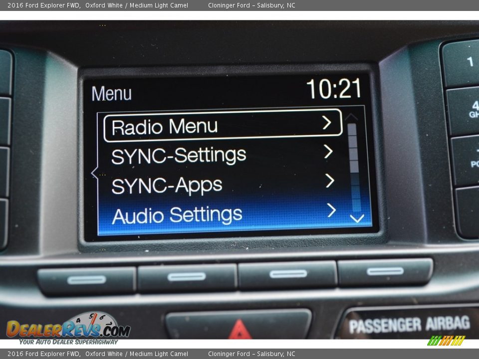 2016 Ford Explorer FWD Oxford White / Medium Light Camel Photo #11