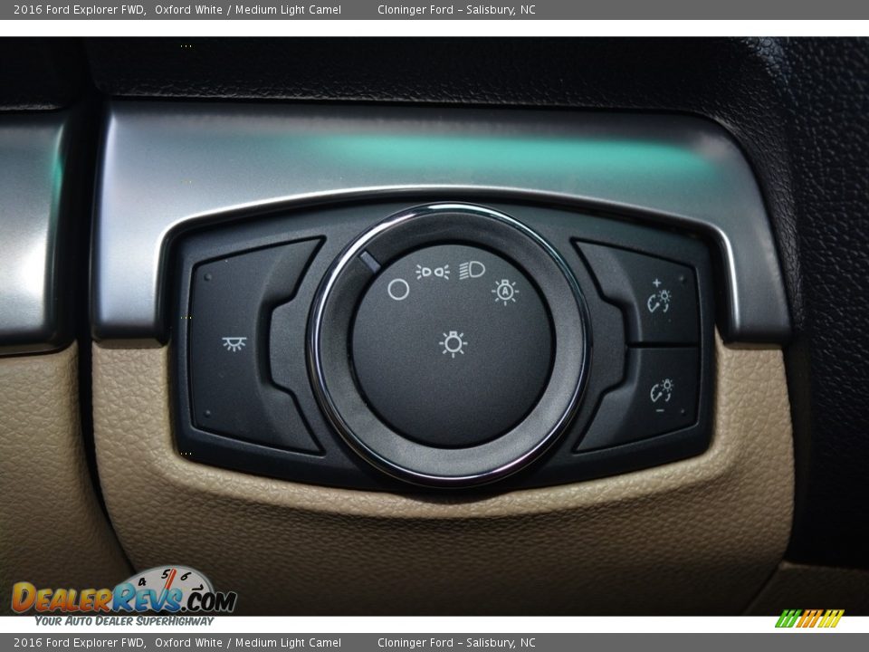 2016 Ford Explorer FWD Oxford White / Medium Light Camel Photo #16