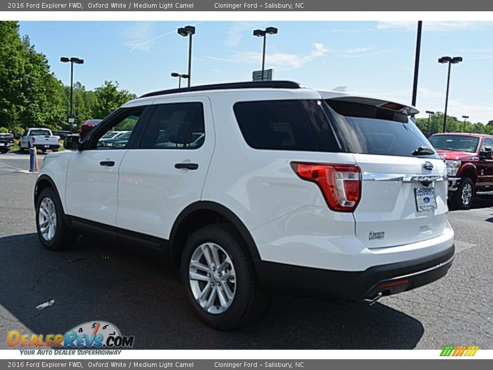 2016 Ford Explorer FWD Oxford White / Medium Light Camel Photo #18