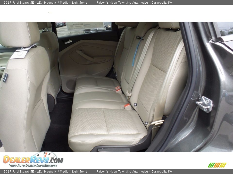 2017 Ford Escape SE 4WD Magnetic / Medium Light Stone Photo #7